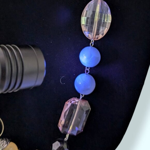 Vintage Lucite & Acrylic Beaded Necklace - Picture 6 of 7